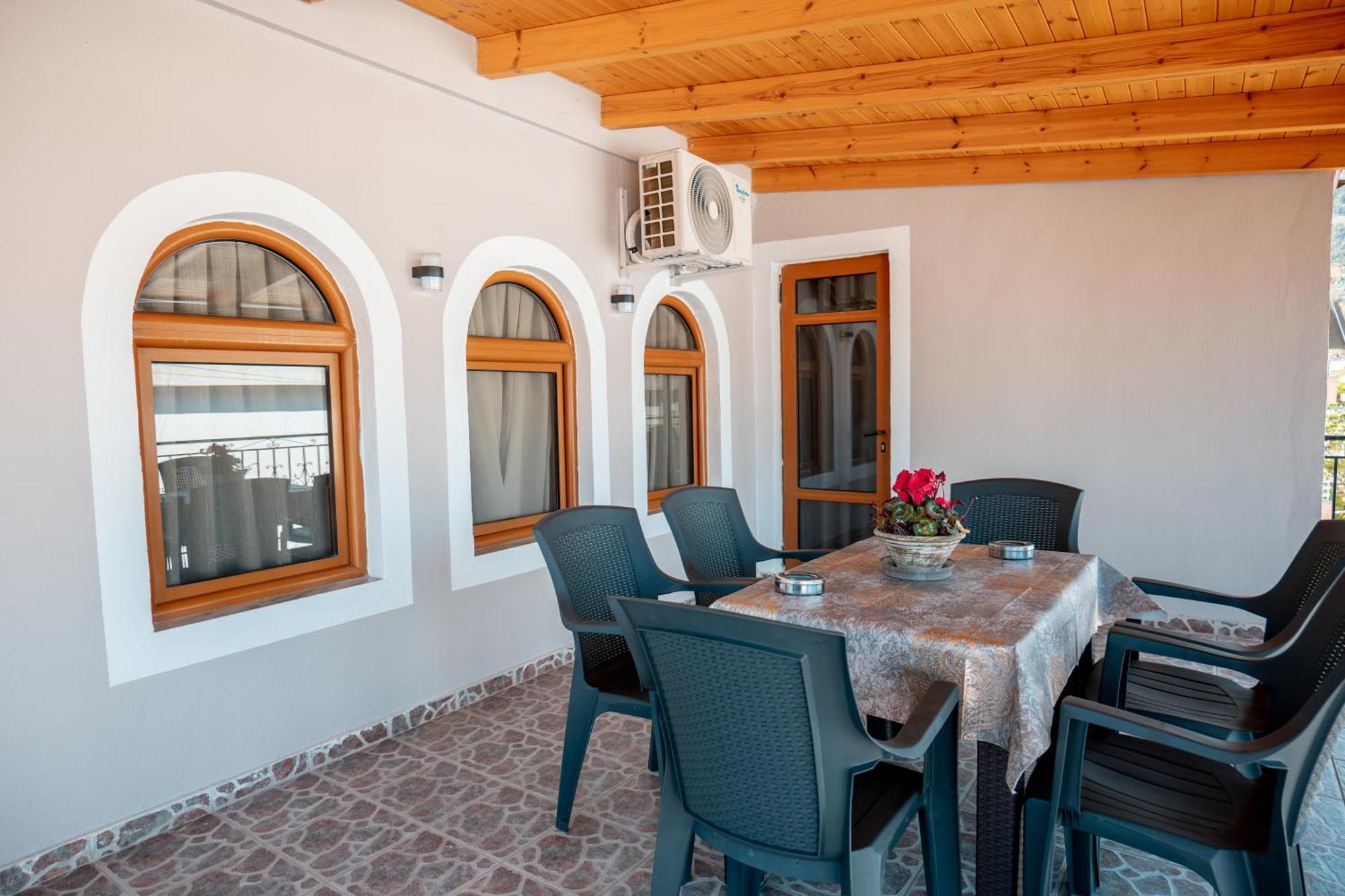 Fabio Guest House Gjirokastër Екстериор снимка