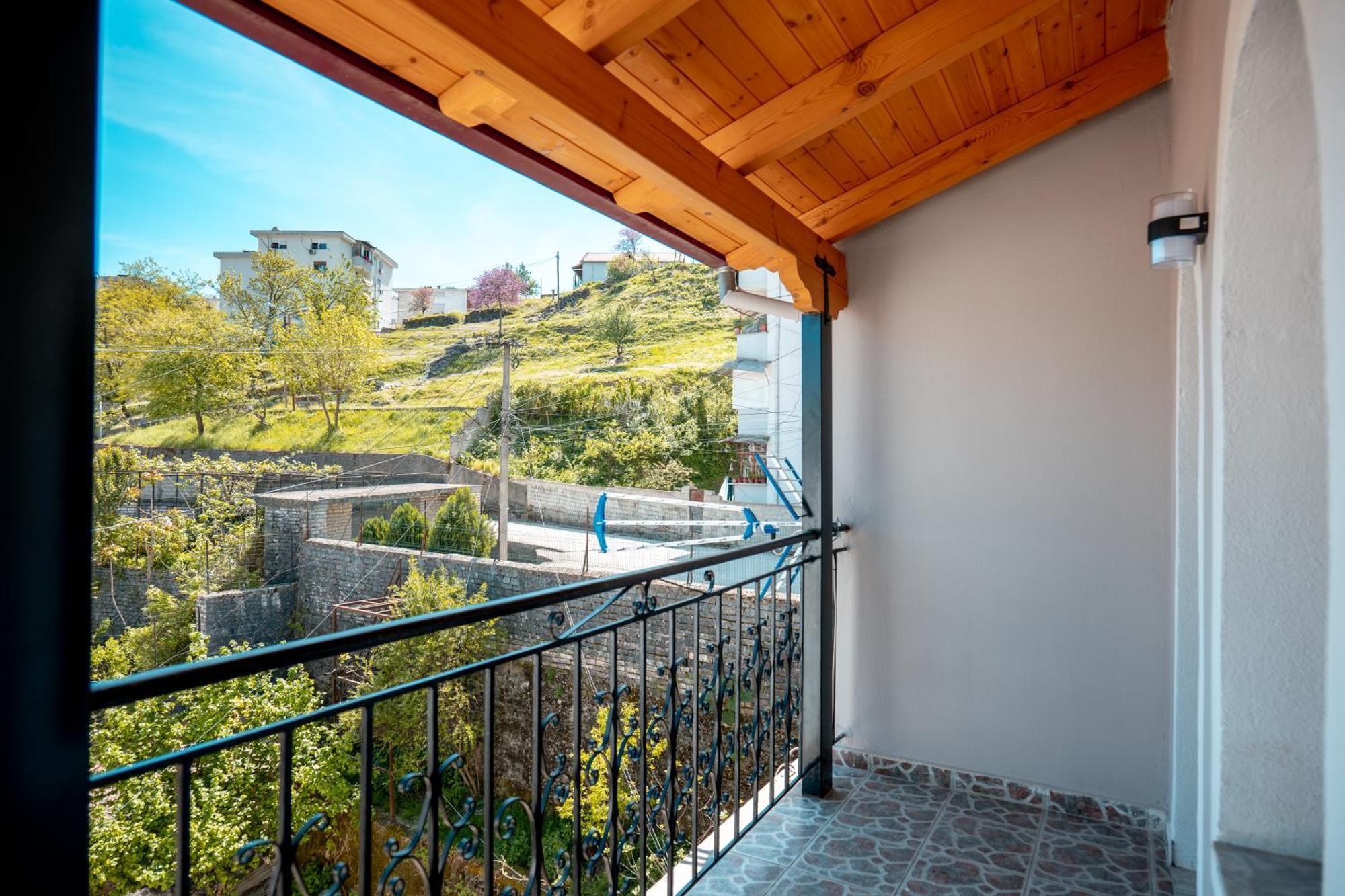 Fabio Guest House Gjirokastër Екстериор снимка